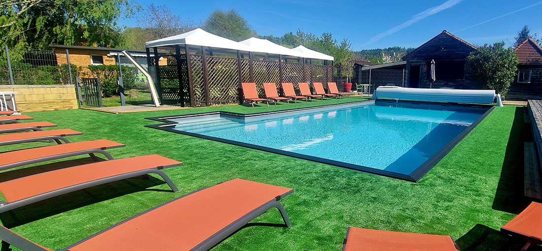 Domaine des Tournesols - piscine et transat Domaine des Tournesols - piscine et transat